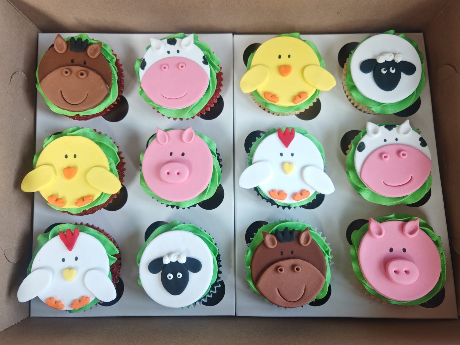 Farm animal decorated cupcakes