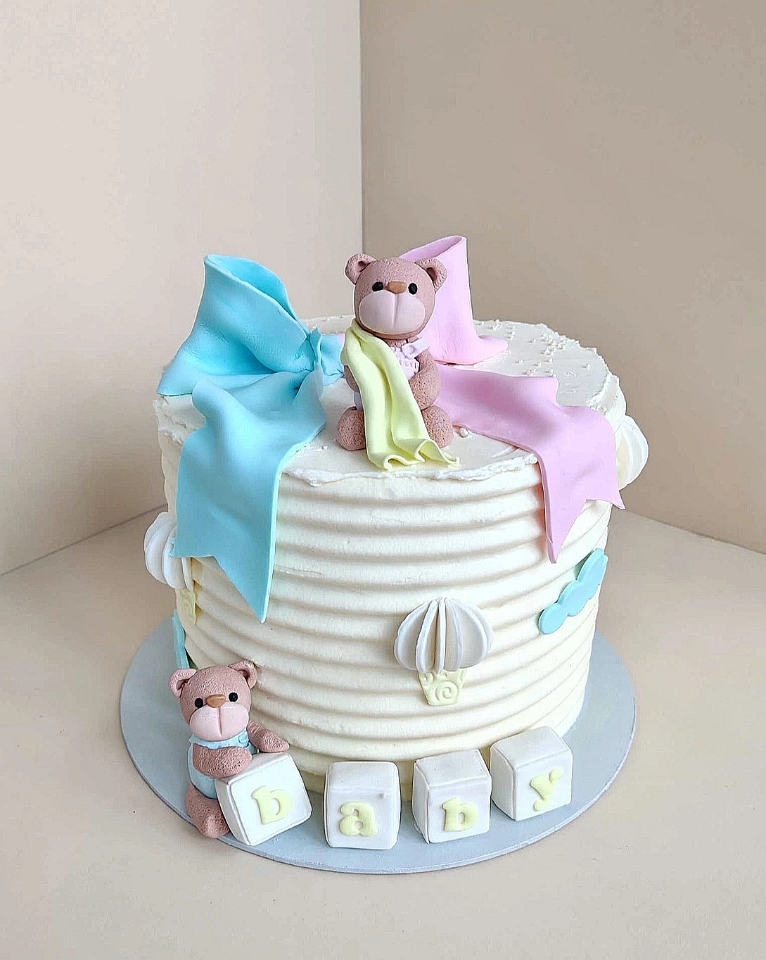 Kids cake by Bakery Queens