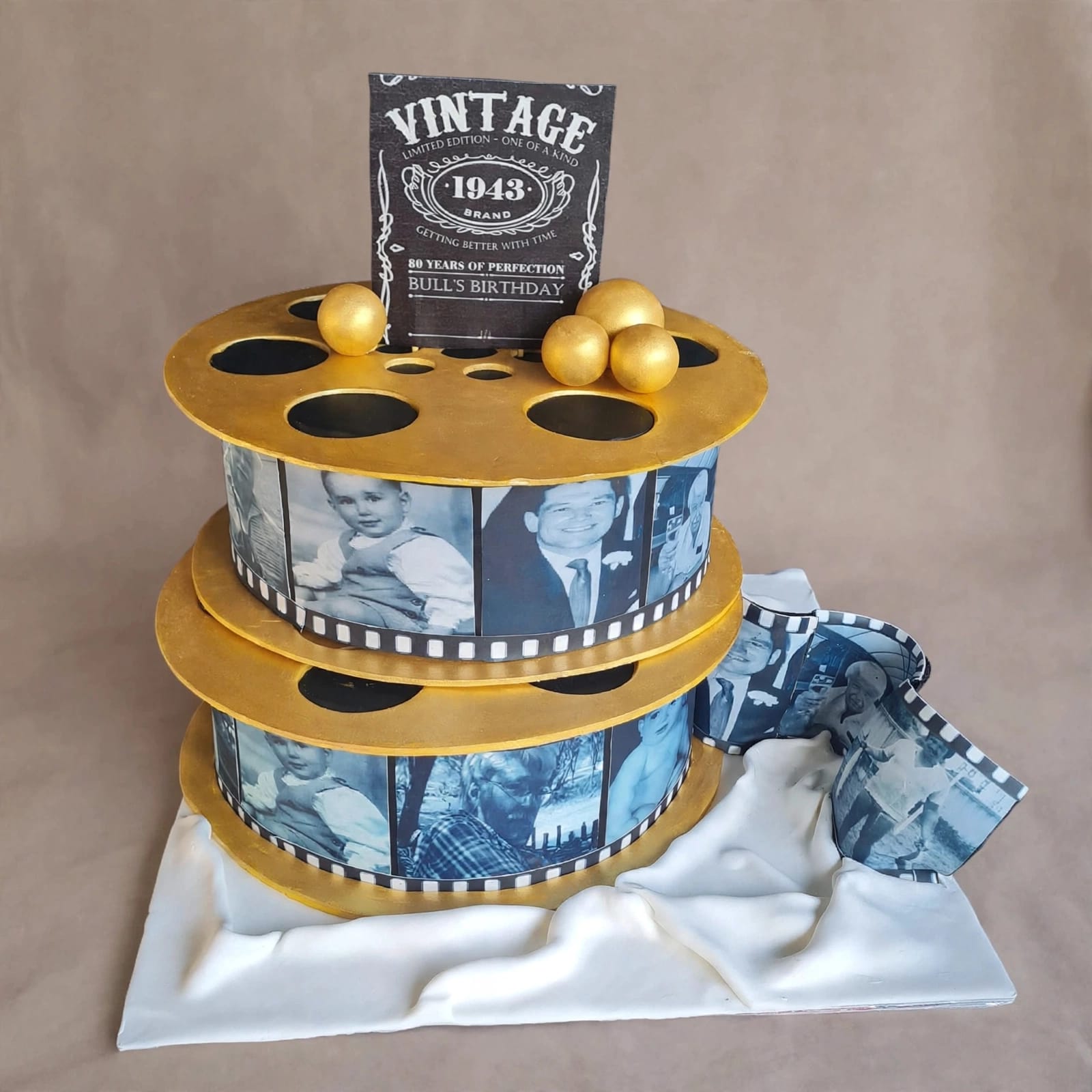 Illusion cake by Bakery Queens