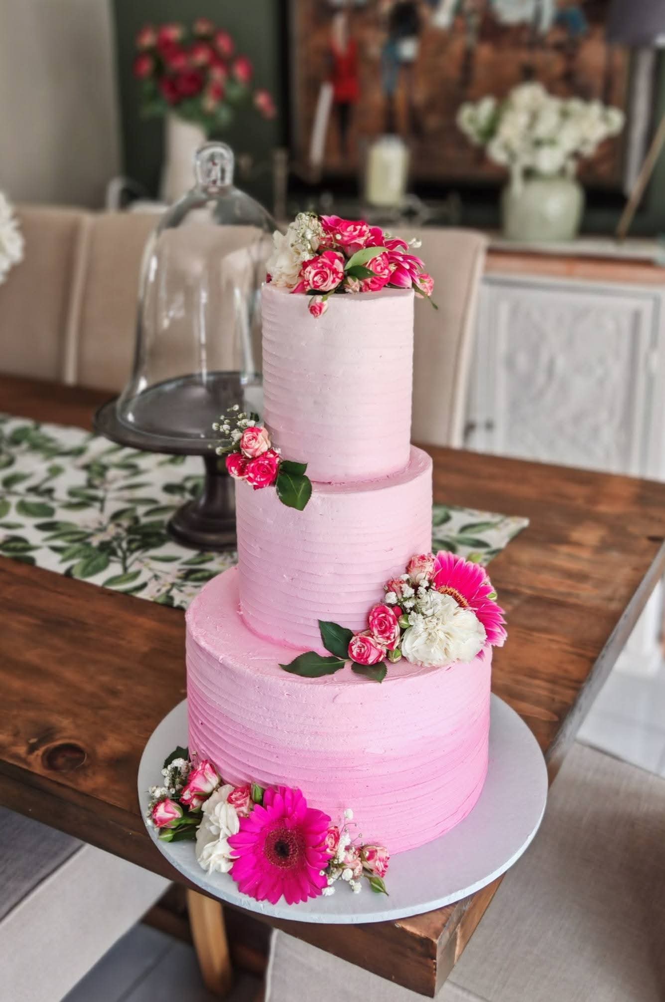 Wedding cake by Bakery Queens